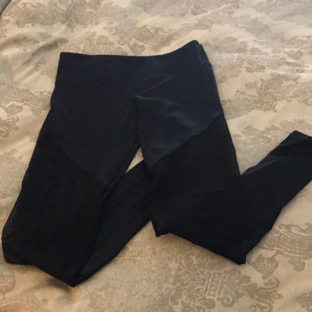 Onzie black mesh leggings